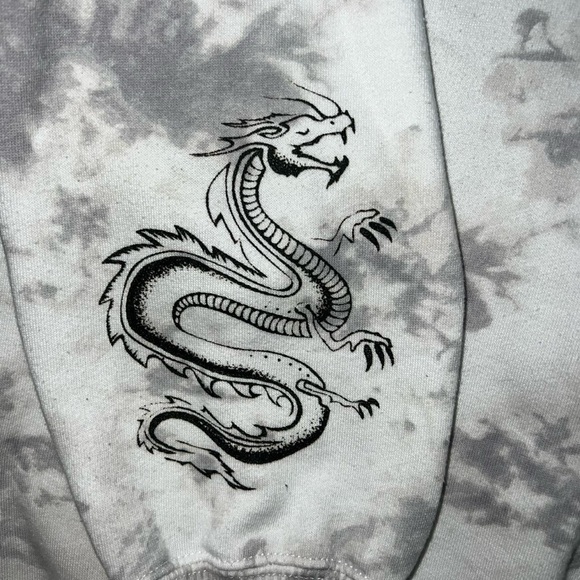 Hollister White and Gray Patterned Crewneck Sweater - Picture 4 of 4